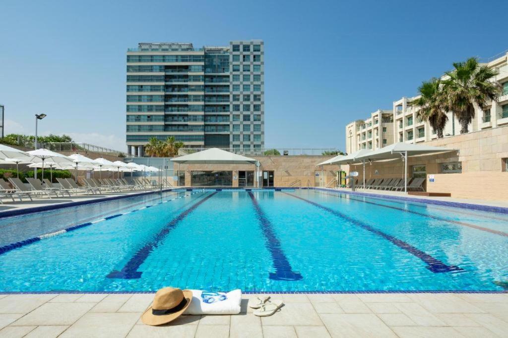 Aparthotel Okeanos Bmarina Herzelia Exterior foto